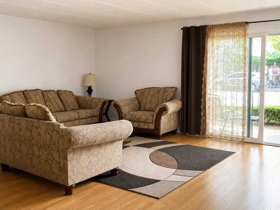6330 Lincoln Avenue #1E, Morton Grove, IL 60053 - #3