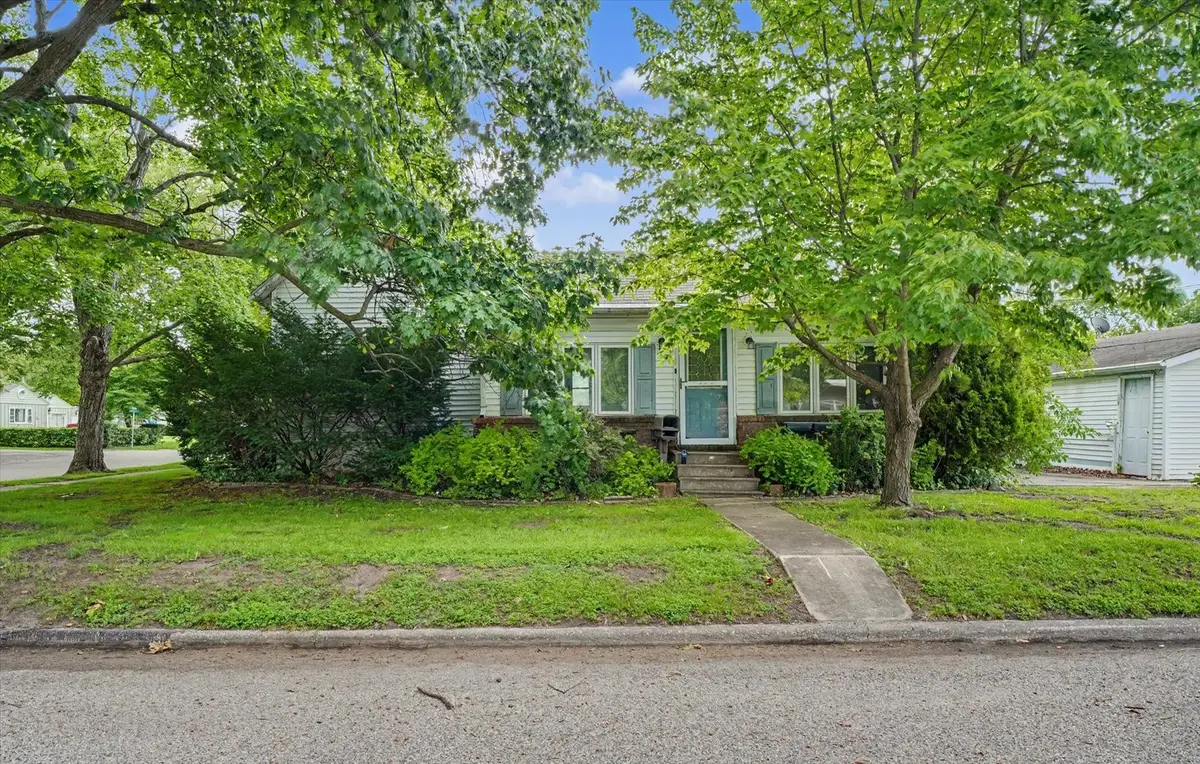 303 E Wilson Street, Monticello, IL 61856 - #1