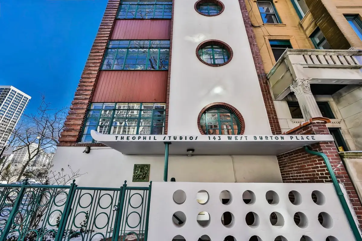 143 W Burton Place #2S, Chicago, IL 60610 - #1