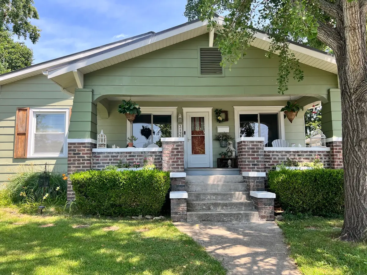2122 Dewey Street, Murphysboro, IL 62966 - #1