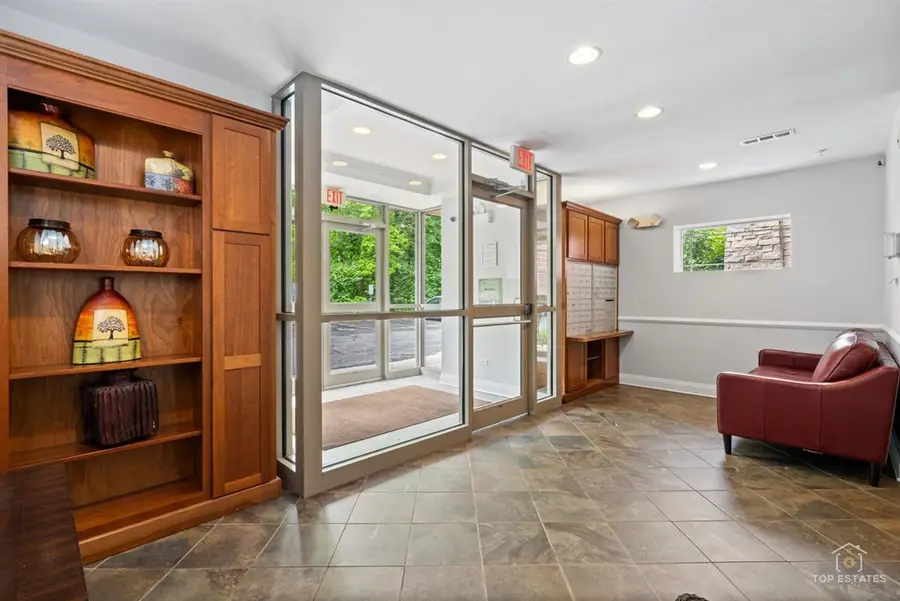 425 Benjamin Drive #205, Vernon Hills, IL 60061 - #2