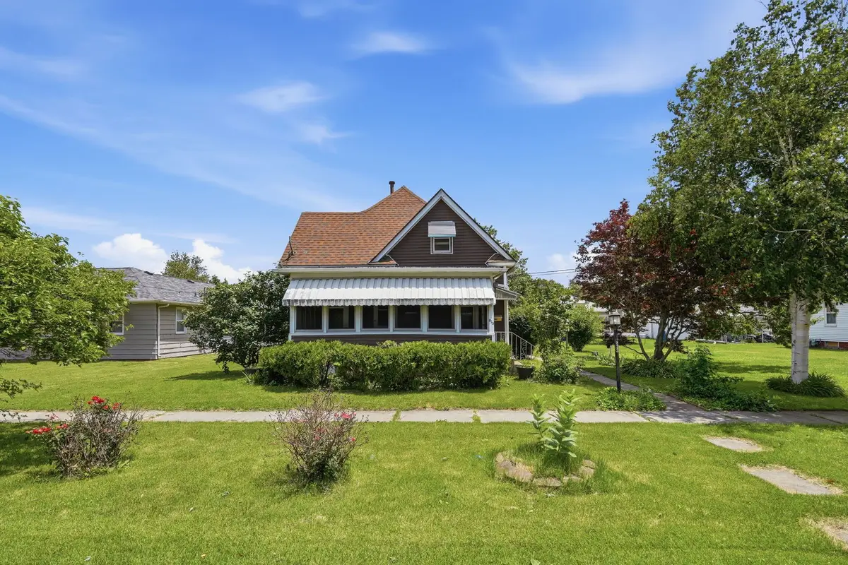 823 N A Street, Monmouth, IL 61462 - #1