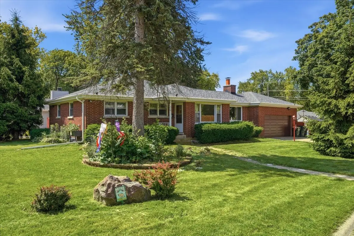 316 Dalton Avenue, Mundelein, IL 60060 - #1