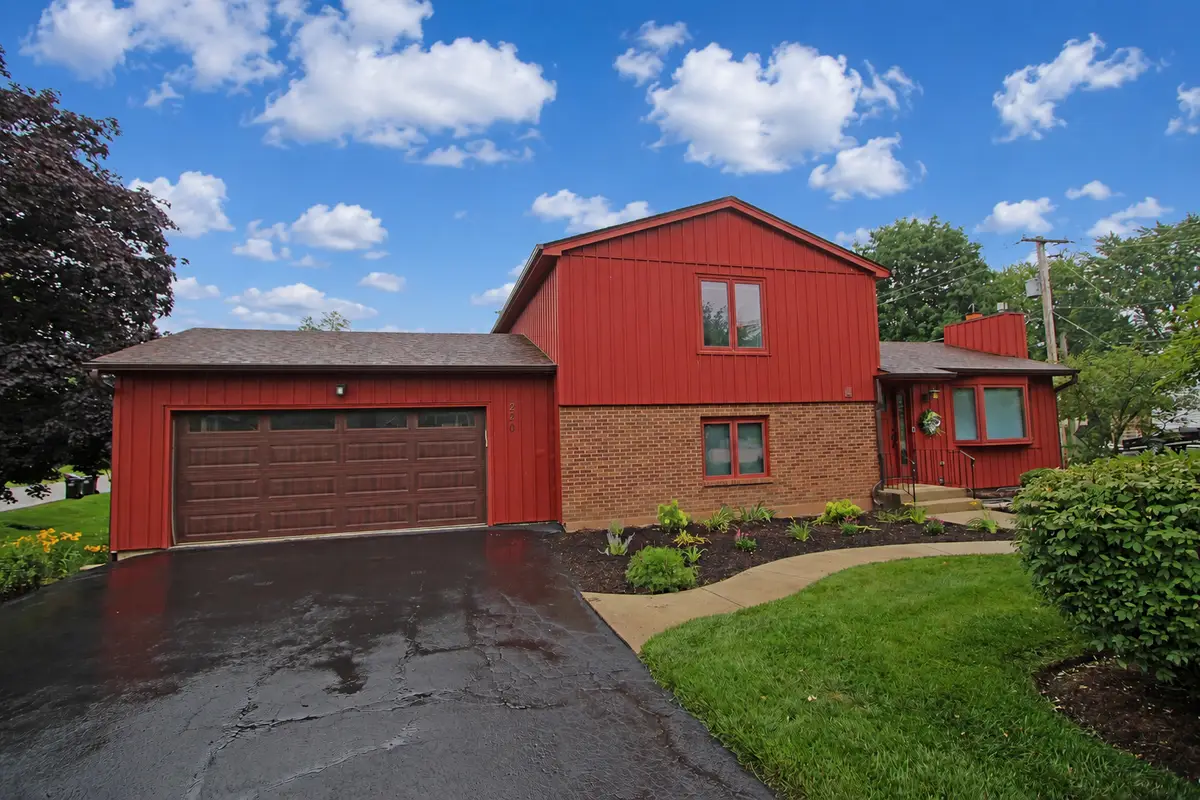 220 Fairway Road, Lake Zurich, IL 60047 - #1