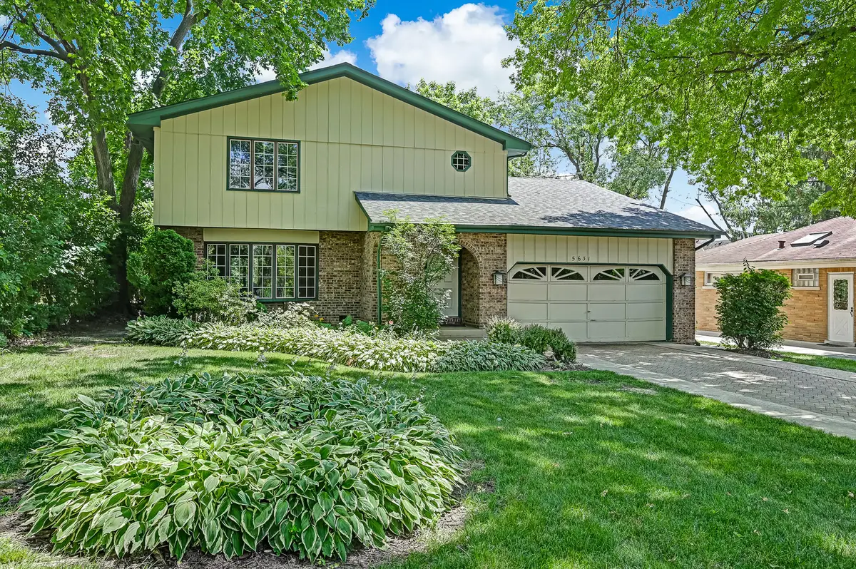 5631 S Elm Street, Hinsdale, IL 60521 - #1