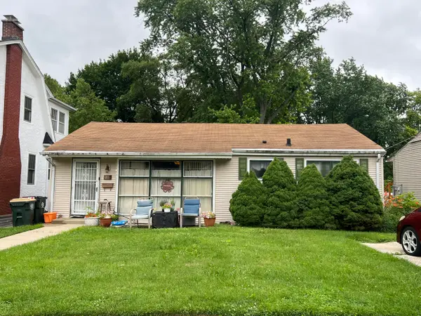 21 S Seymour Avenue, Mundelein, IL 60060