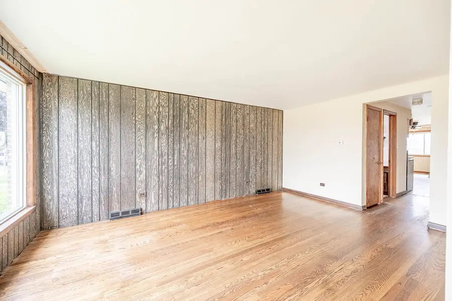 12927 S Saginaw Avenue, Chicago, IL 60633 - #3