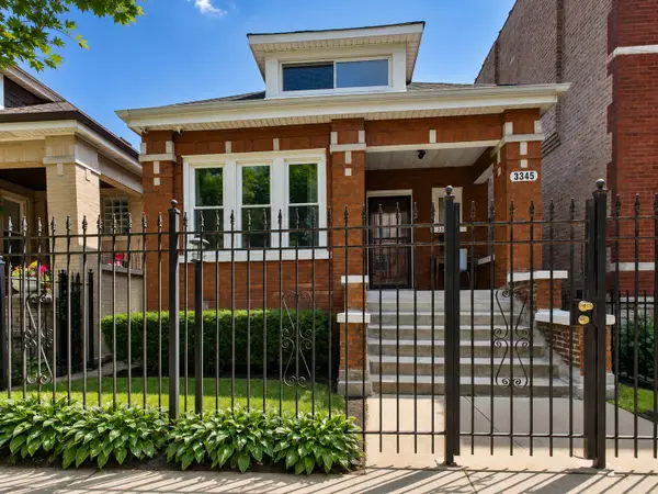 3345 W Carroll Avenue, Chicago, IL 60624