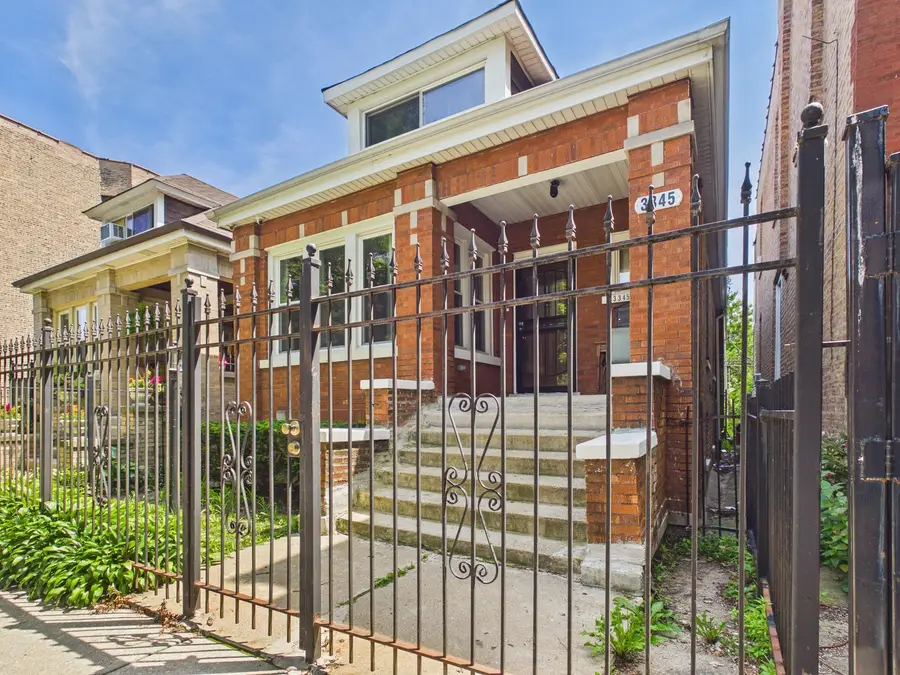 3345 W Carroll Avenue, Chicago, IL 60624 - #3