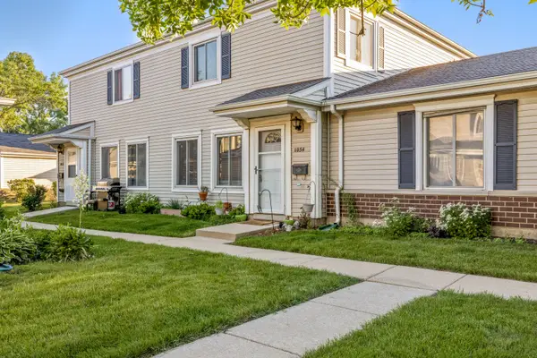 1034 Cove Drive #147B, Prospect Heights, IL 60070