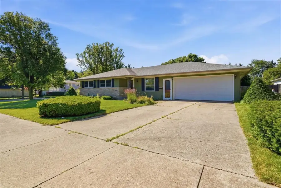 2705 Adelaide Avenue, Waukegan, IL 60087 - #2