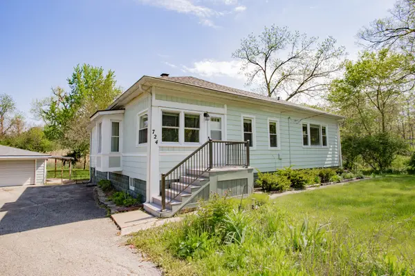 22W724 Saint Charles Road, Glen Ellyn, IL 60137