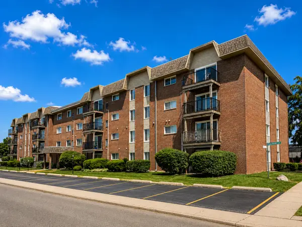 2301 Beau Monde Lane #406, Lisle, IL 60532