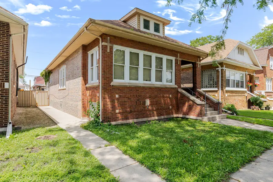 10708 S Avenue, Chicago, IL 60617 - #2