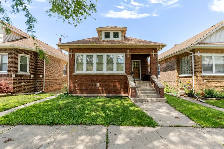 10708 S Avenue, Chicago, IL 60617 - #3