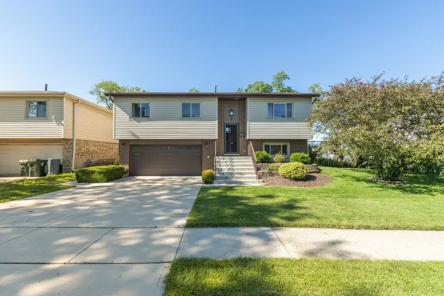 2 Oakwood Drive, Elk Grove Village, IL 60007 - #3