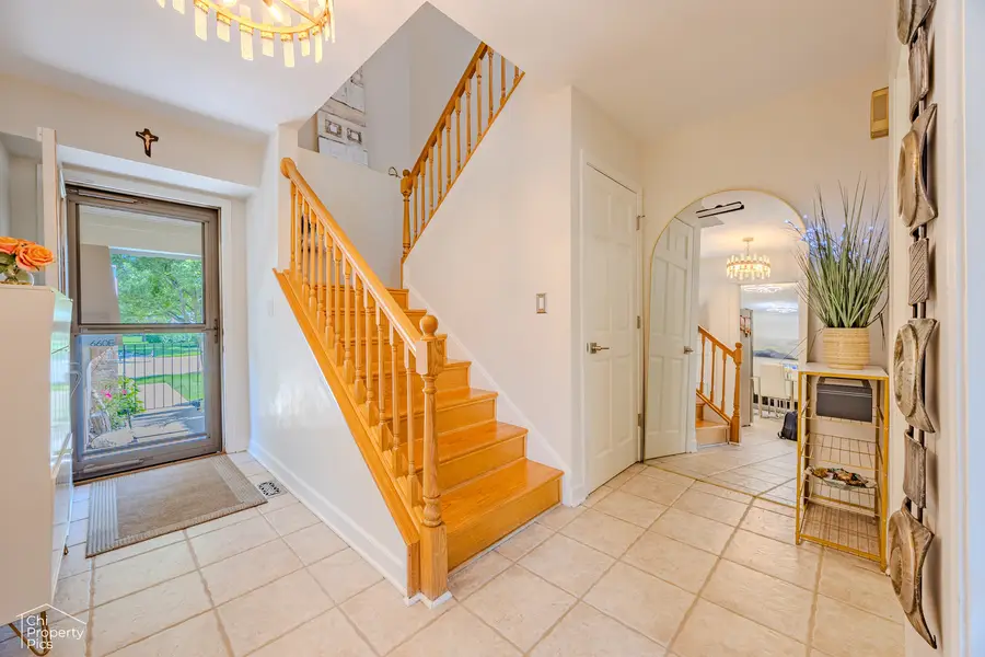 660 Versailles Circle #E, Elk Grove Village, IL 60007 - #3