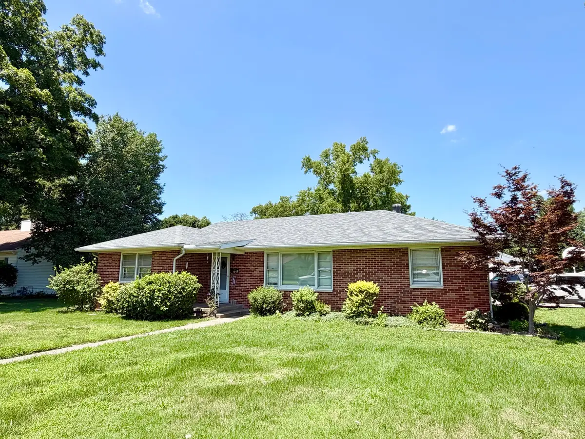 1 Charles Drive, Centralia, IL 62801 - #1