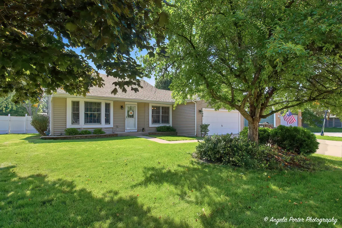 198 S Driftwood Trail, McHenry, IL 60050 - #1