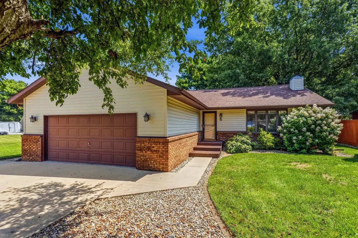 5 Southview Drive, Sidney, IL 61877 - #1
