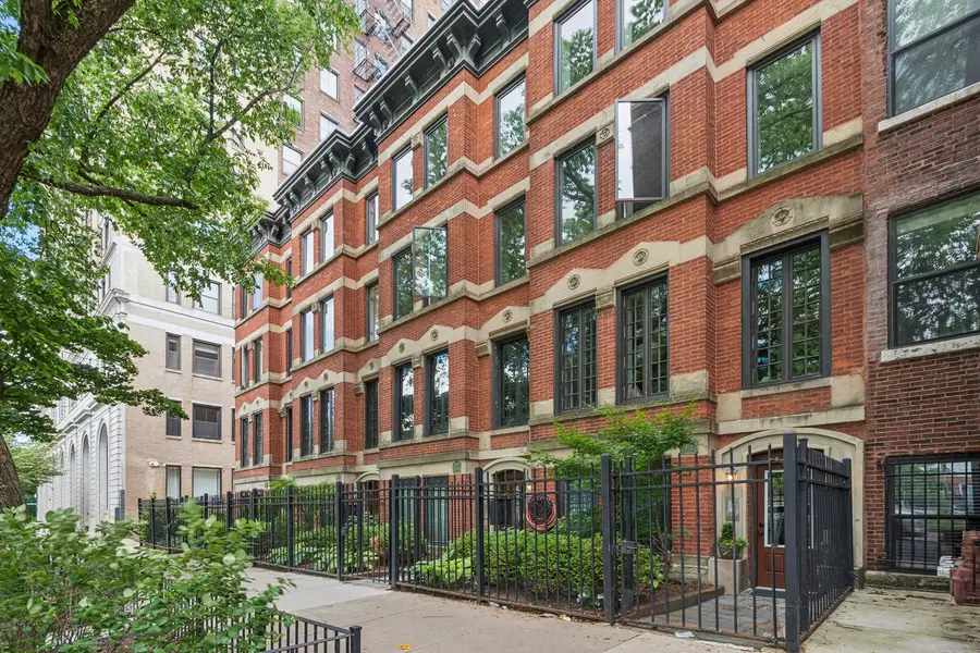 317 W Webster Avenue #2, Chicago, IL 60614 - #2