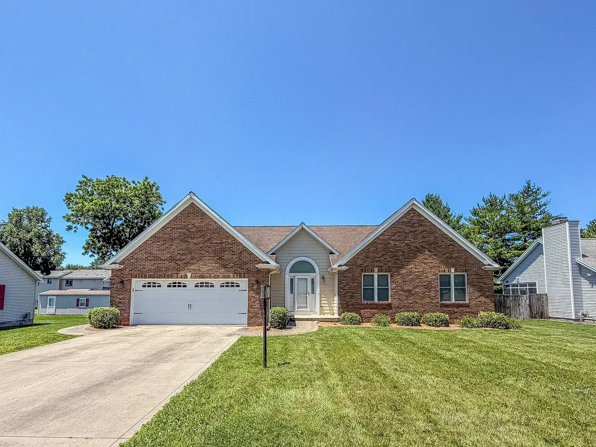 17 Lafayette Meadow, Mattoon, IL 61938 - #1