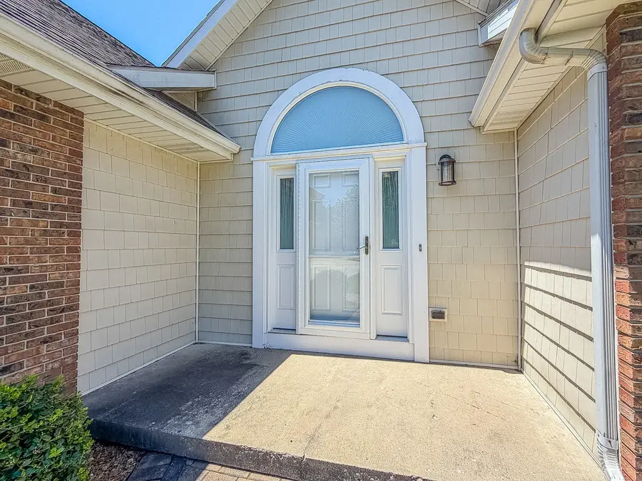 17 Lafayette Meadow, Mattoon, IL 61938 - #3