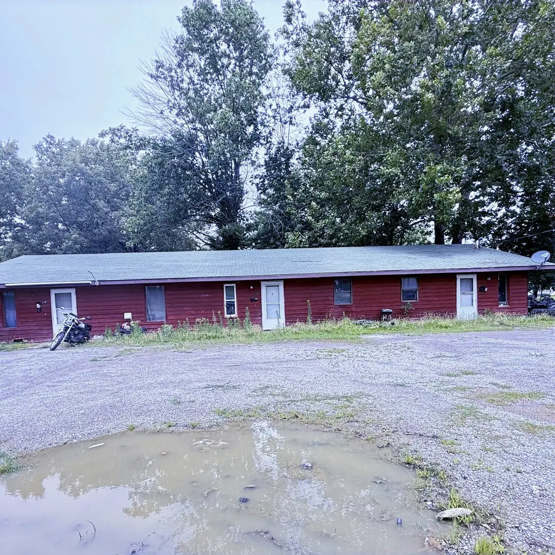 110 Clark Street, Harrisburg, IL 62946 - #1