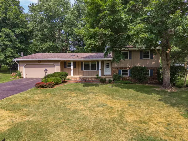 4982 Camelback Road, Heyworth, IL 61745