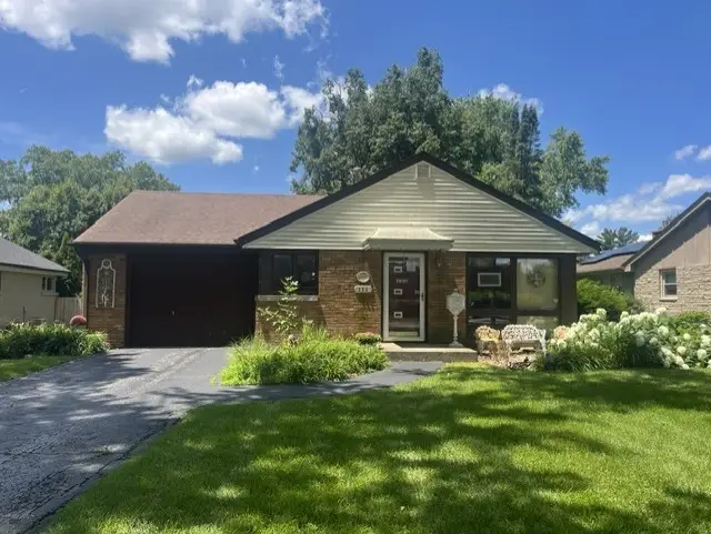 325 S Evanslawn Avenue, Aurora, IL 60506 - #1