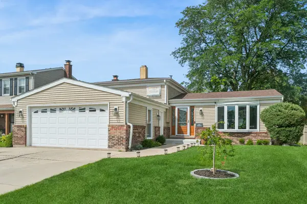836 Napa Street, Carol Stream, IL 60188