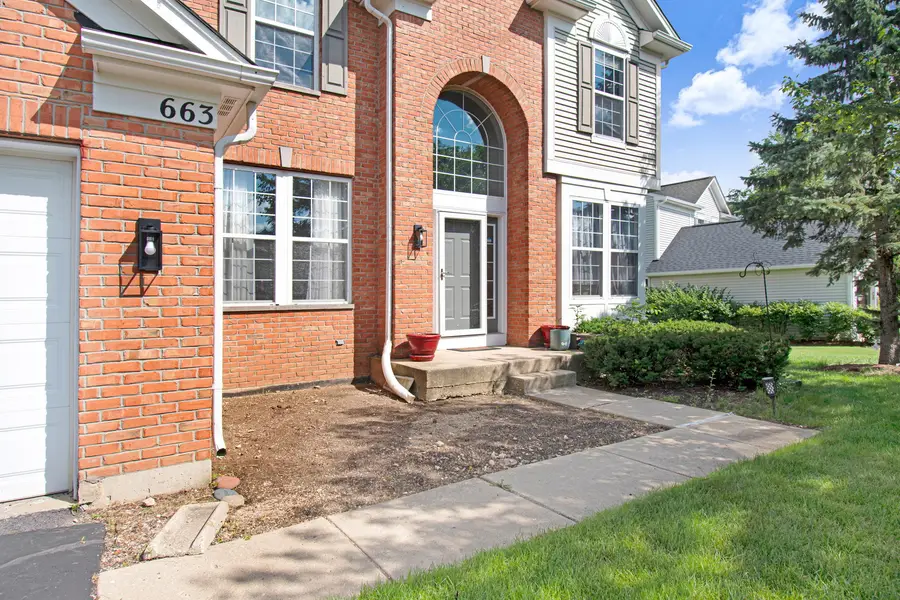 663 Huntington Boulevard, West Dundee, IL 60118 - #2