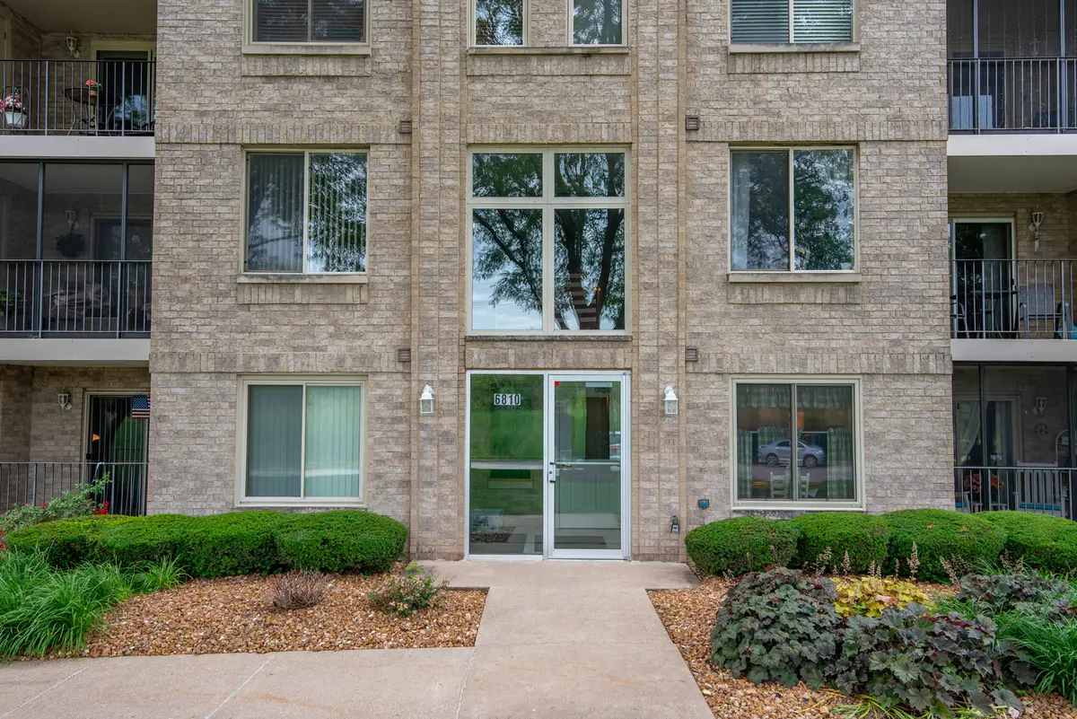 6810 Ridge Point Drive #1A, Oak Forest, IL 60452 - #1