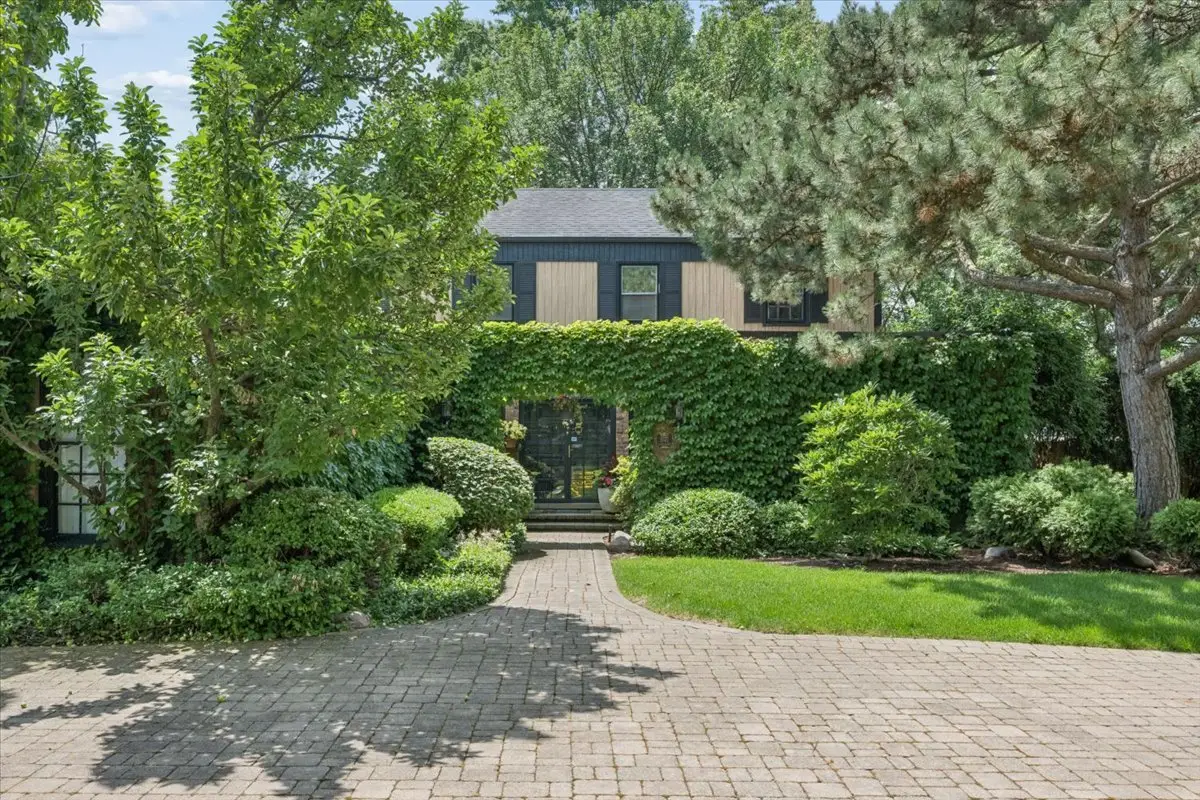 1075 North Avenue, Deerfield, IL 60015 - #1