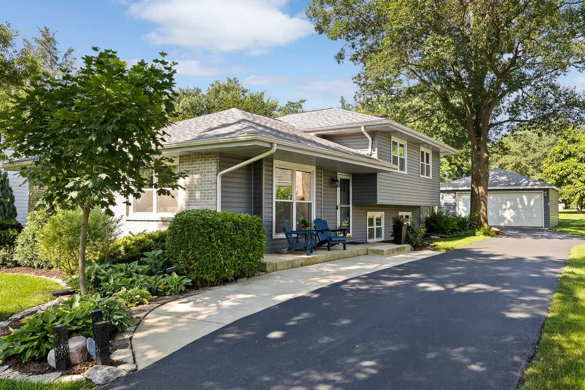 4600 Roslyn Road, Downers Grove, IL 60515 - #1