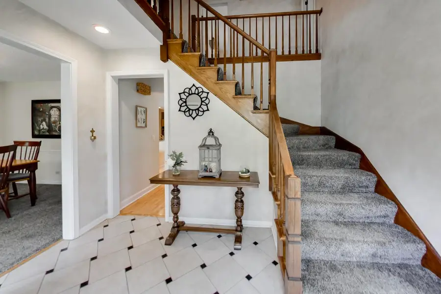 916 S Dymond Road, Libertyville, IL 60048 - #3
