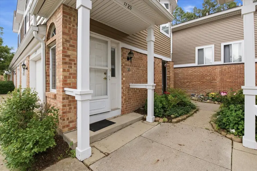 1123 Courtland Drive #UNIT, Buffalo Grove, IL 60089 - #2