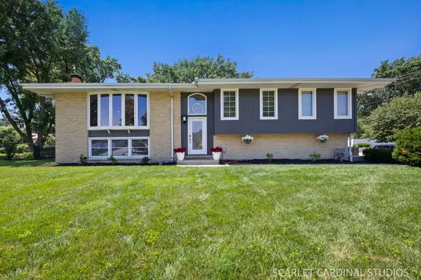 560 Lincoln Street, Roselle, IL 60172