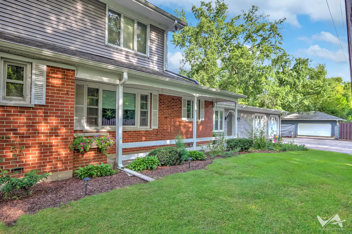850 W Fabyan Parkway, Batavia, IL 60510 - #1