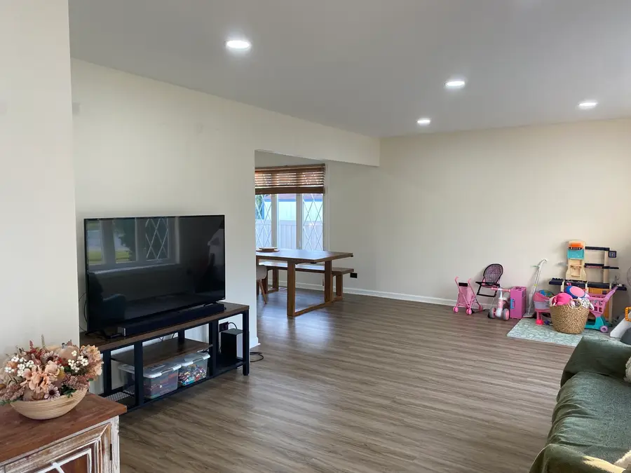 117 Mill Pond Drive, Glendale Heights, IL 60139 - #3