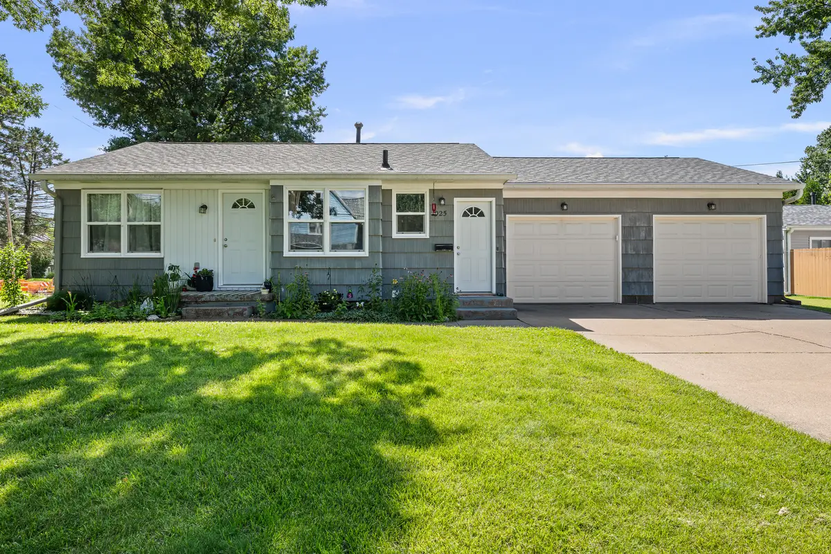 925 42nd Street, Moline, IL 61265 - #1