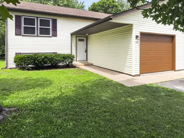 642 Swan Drive, Grayslake, IL 60030