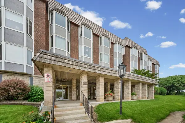 2400 Archbury Drive #2E, Park Ridge, IL 60068