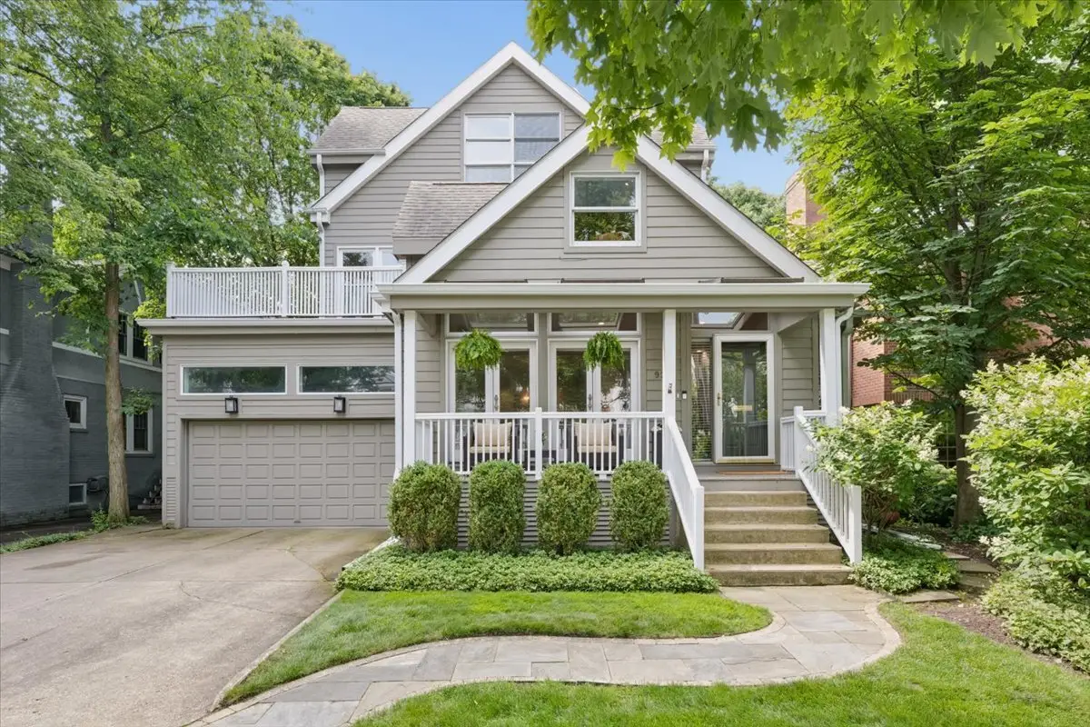 922 Ash Street, Winnetka, IL 60093 - #1
