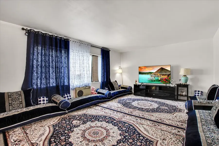 3441 W Bryn Mawr Avenue #1E, Chicago, IL 60659 - #3