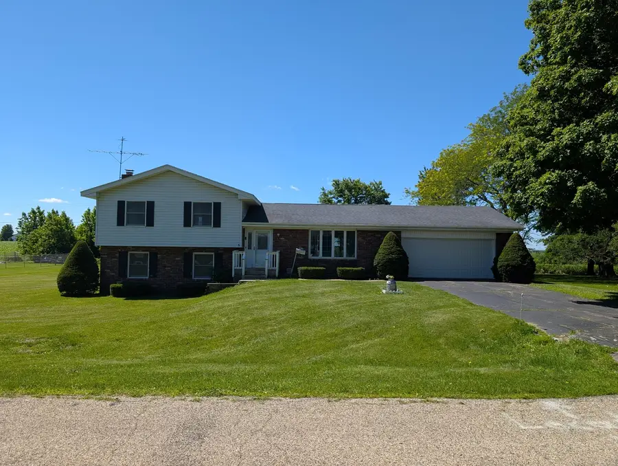 201 Meadow Lane, Monroe Center, IL 61052 - #2