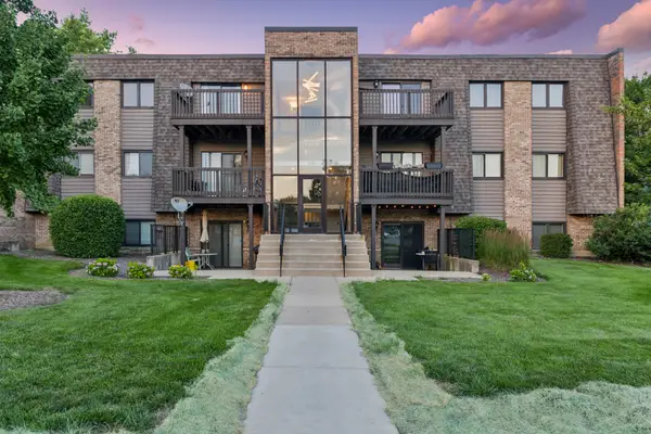 1424 Stonebridge Circle #L9, Wheaton, IL 60189