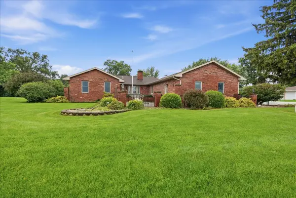 404 Clayton Drive, Watseka, IL 60970