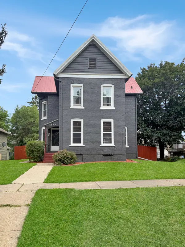 625 W Ringold Street, Freeport, IL 61032