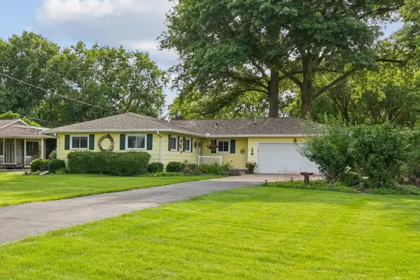 8512 Ridgewood Road, Rock Island, IL 61201